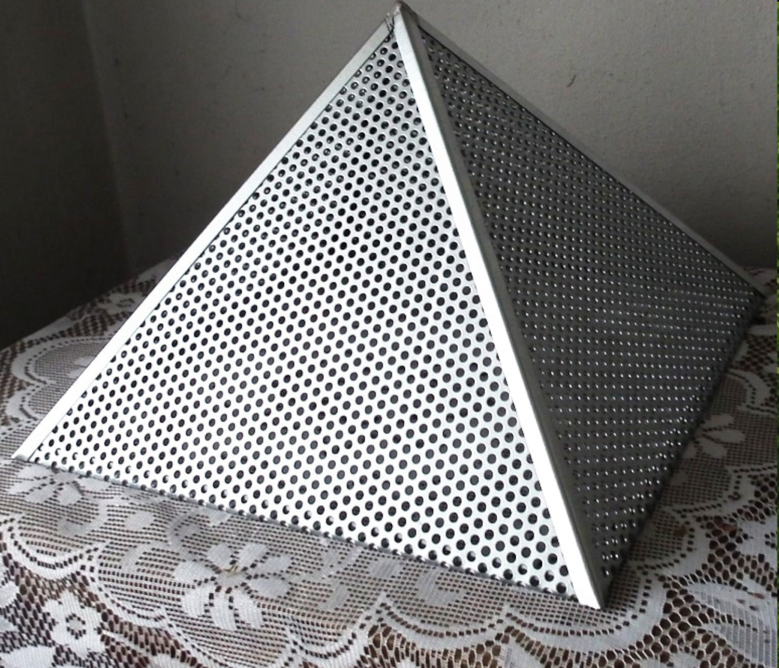 Compressed by jpeg-recompress